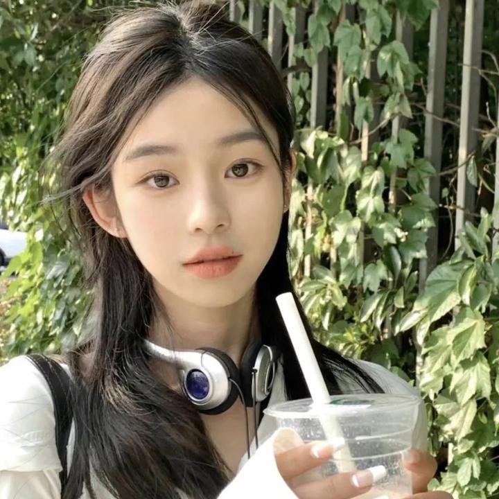 一蕉得志美兰黛海报