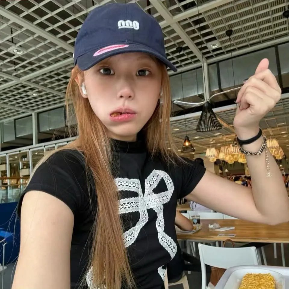 大河边缘海报