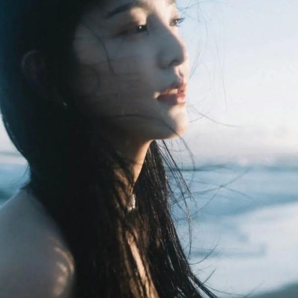 夫君，请自重海报